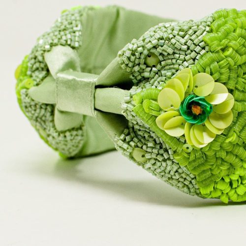 q2 women s hat one size green chunky headband with embellished green flowers chunky headband with embellished green flowers 9305913 55054 2305901321017 39226999374082