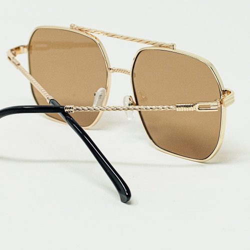 q2 women s sunglasses one size gold gold square frame sunglasses with brown lenses gold square frame sunglasses with brown lenses 9620922 63317 2620902221013 41845944123650