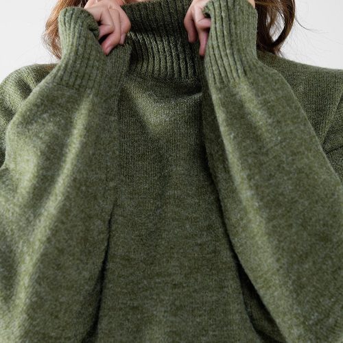 q2 women s sweater chunky knit sweater in green with turtleneck chunky knit sweater in green with turtleneck 42084511056130