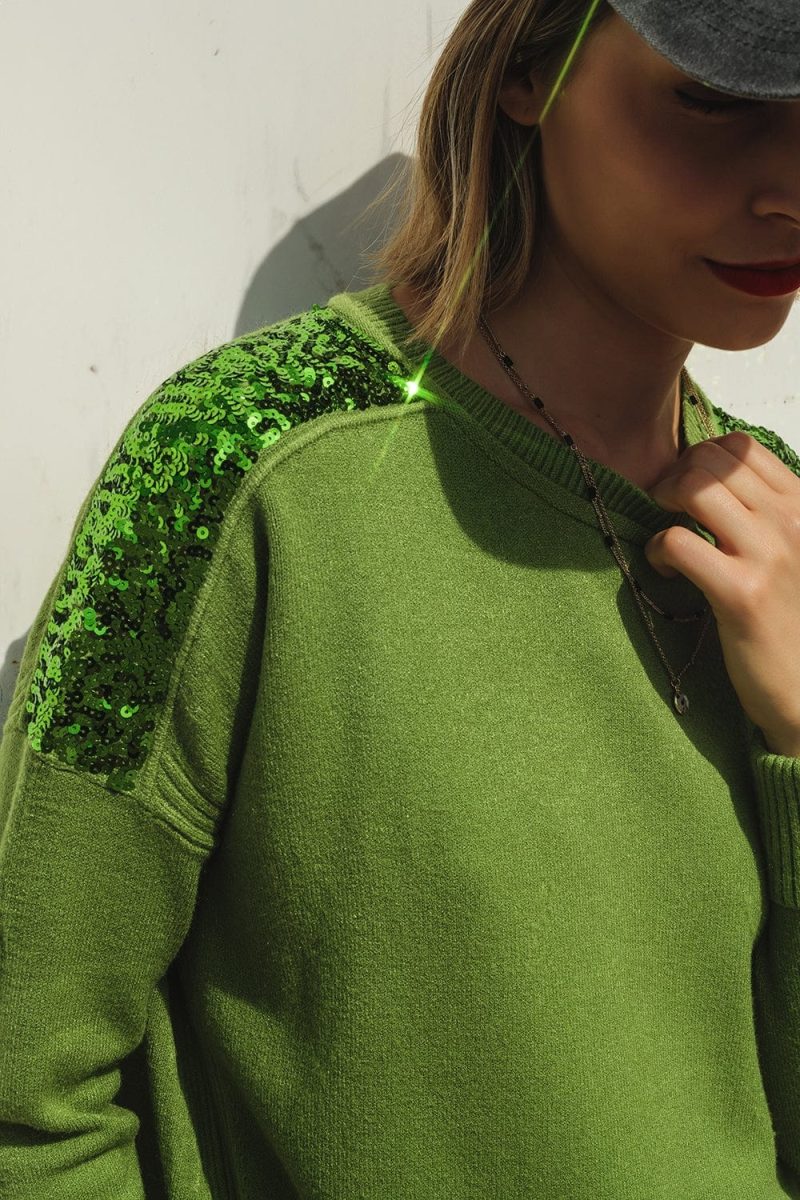 q2 women s sweater one size green green long sleeves sweater with sequins on the shoulders green long sleeves sweater with sequins on the shoulders 5557113 63033 2611201321016 42115285123330