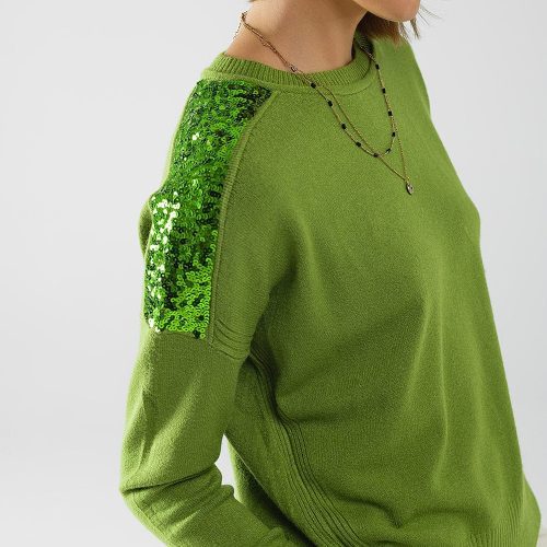 q2 women s sweater one size green green long sleeves sweater with sequins on the shoulders green long sleeves sweater with sequins on the shoulders 5557113 63033 2611201321016 42115285287170