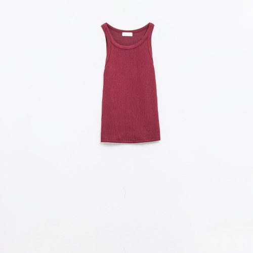 q2 women s tees tanks sleeveless burgundy top with ribbed details sleeveless burgundy top with ribbed details 41845947236610